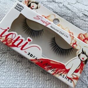 Ioni Lashes